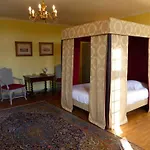 Manoir Plessis Bellevue & Bed & Breakfast 3*