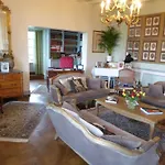 Bed & Breakfast Manoir Plessis Bellevue & 3*