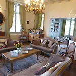 Bed & Breakfast Manoir Plessis Bellevue & 3*