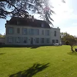 Bed & Breakfast Manoir Plessis Bellevue & 3*