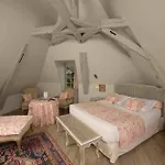 Bed & Breakfast Manoir Plessis Bellevue & 3*