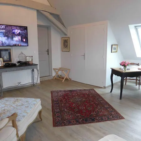 Bed & Breakfast Manoir Plessis Bellevue & 3*