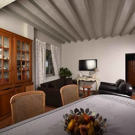 Manoir Plessis Bellevue & Bed & Breakfast 3*