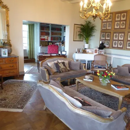 Bed & Breakfast Manoir Plessis Bellevue & 3*