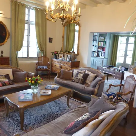 Bed & Breakfast Manoir Plessis Bellevue & 3*