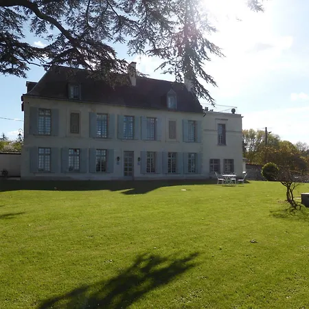 Bed & Breakfast Manoir Plessis Bellevue & 3*