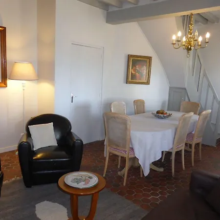 Bed & Breakfast Manoir Plessis Bellevue & 3*