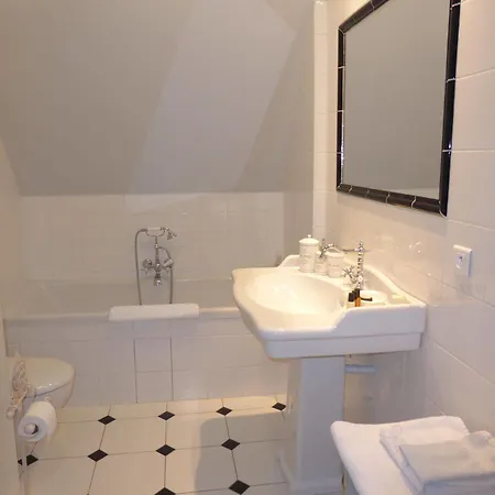 Manoir Plessis Bellevue & 3*