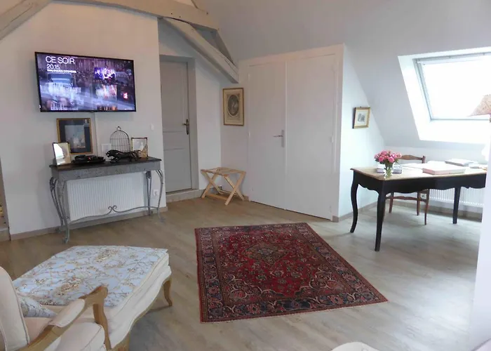 Bed & Breakfast Manoir Plessis Bellevue & 3*