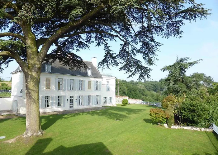 Bed & Breakfast Manoir Plessis Bellevue & 3*