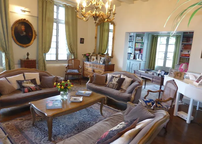 Bed & Breakfast Manoir Plessis Bellevue & 3*