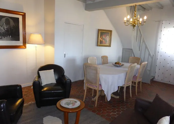 Bed & Breakfast Manoir Plessis Bellevue & 3*